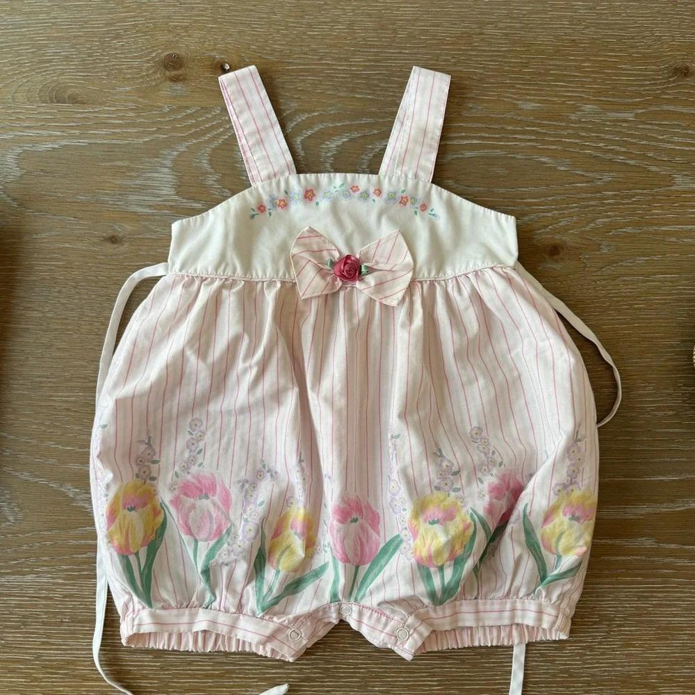Girls VTG 90s tulip‎ & floral themed bubble pink stripes bow and rose on chest